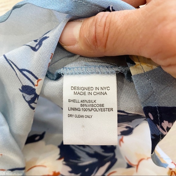 Yumi Kim blue silk blend button up floral top NWOT - Picture 8 of 8